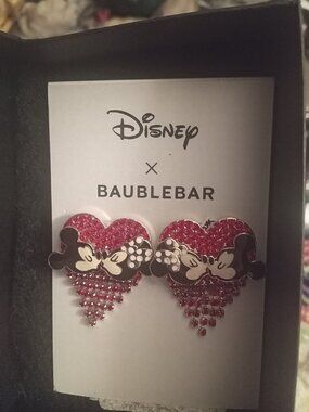 Disney Mickey & Minnie kissing Heart Rhinestones dangle pierced earrings NWT